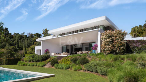 Moderne Luxusvilla in Alcuzcuz-Benahavis mit Panoramablick