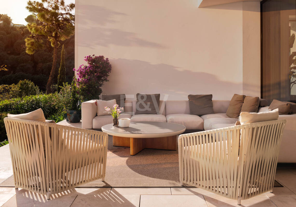 Moderne Luxusvilla in Alcuzcuz-Benahavis mit Panoramablick