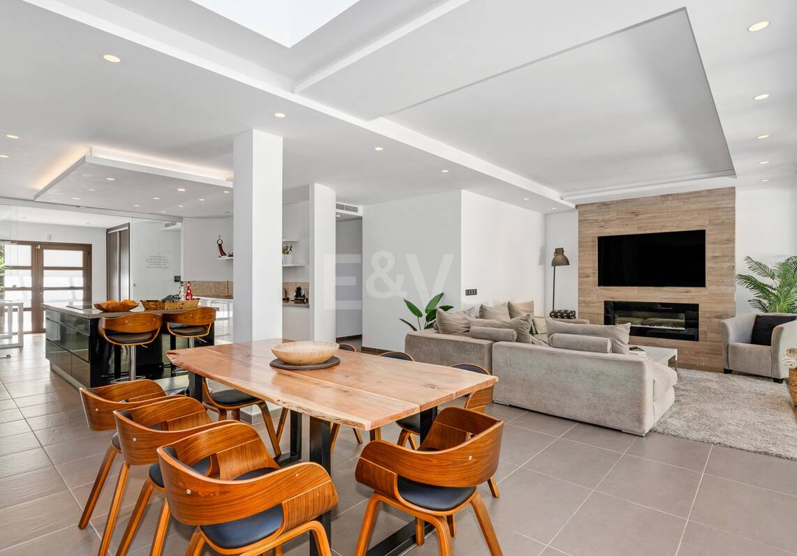 Villa raffinée dans le quartier prestigieux d'El Rosario