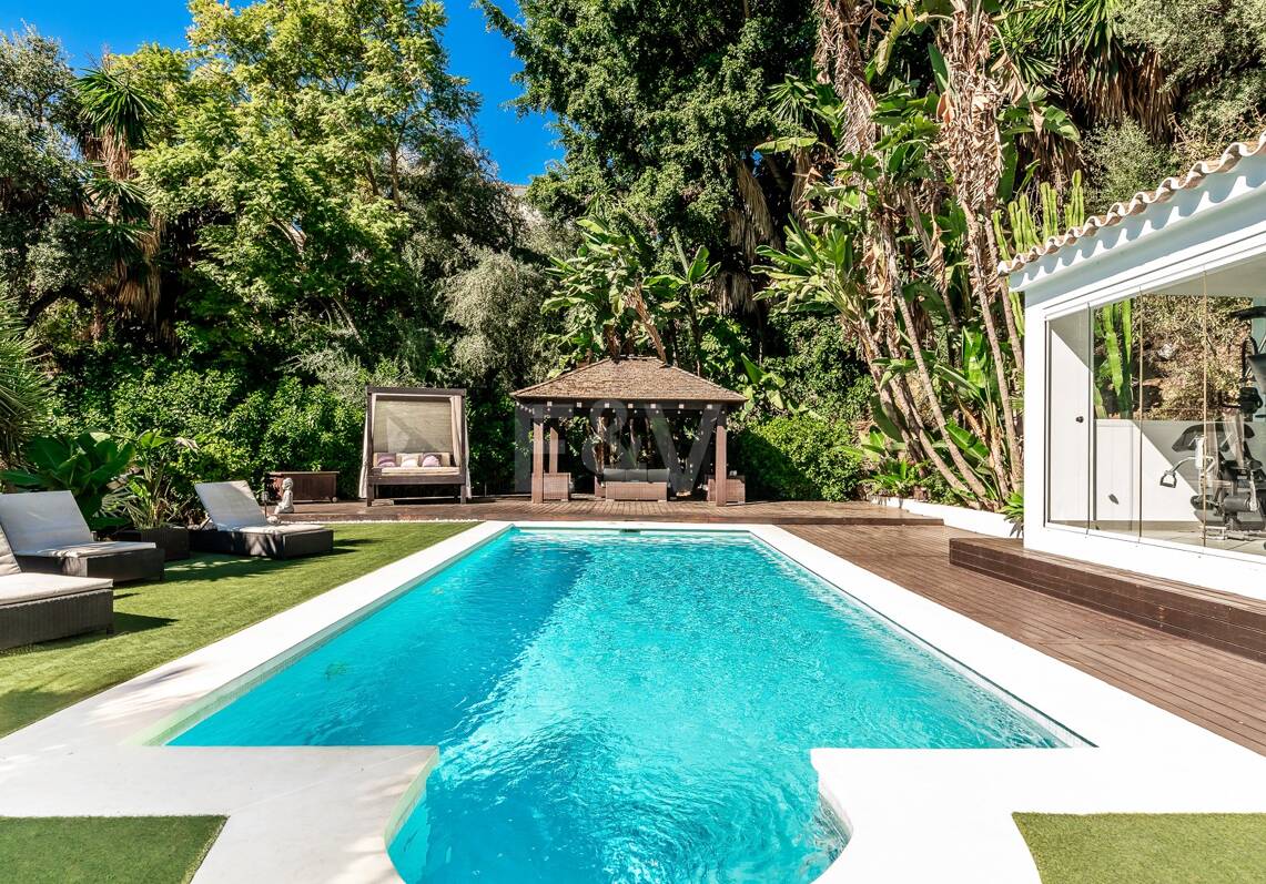 Villa raffinée dans le quartier prestigieux d'El Rosario