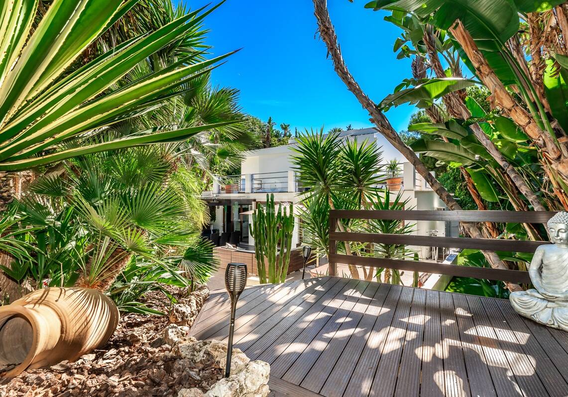 Villa raffinée dans le quartier prestigieux d'El Rosario
