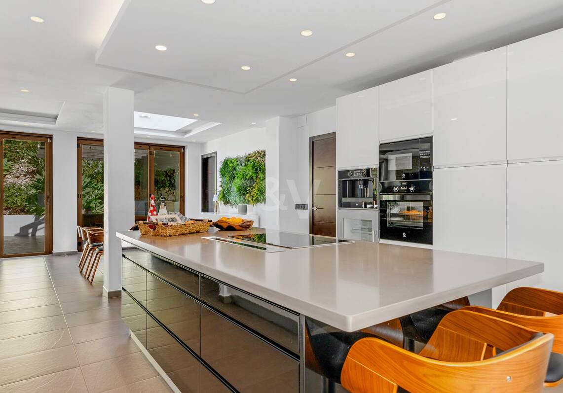 Villa raffinée dans le quartier prestigieux d'El Rosario