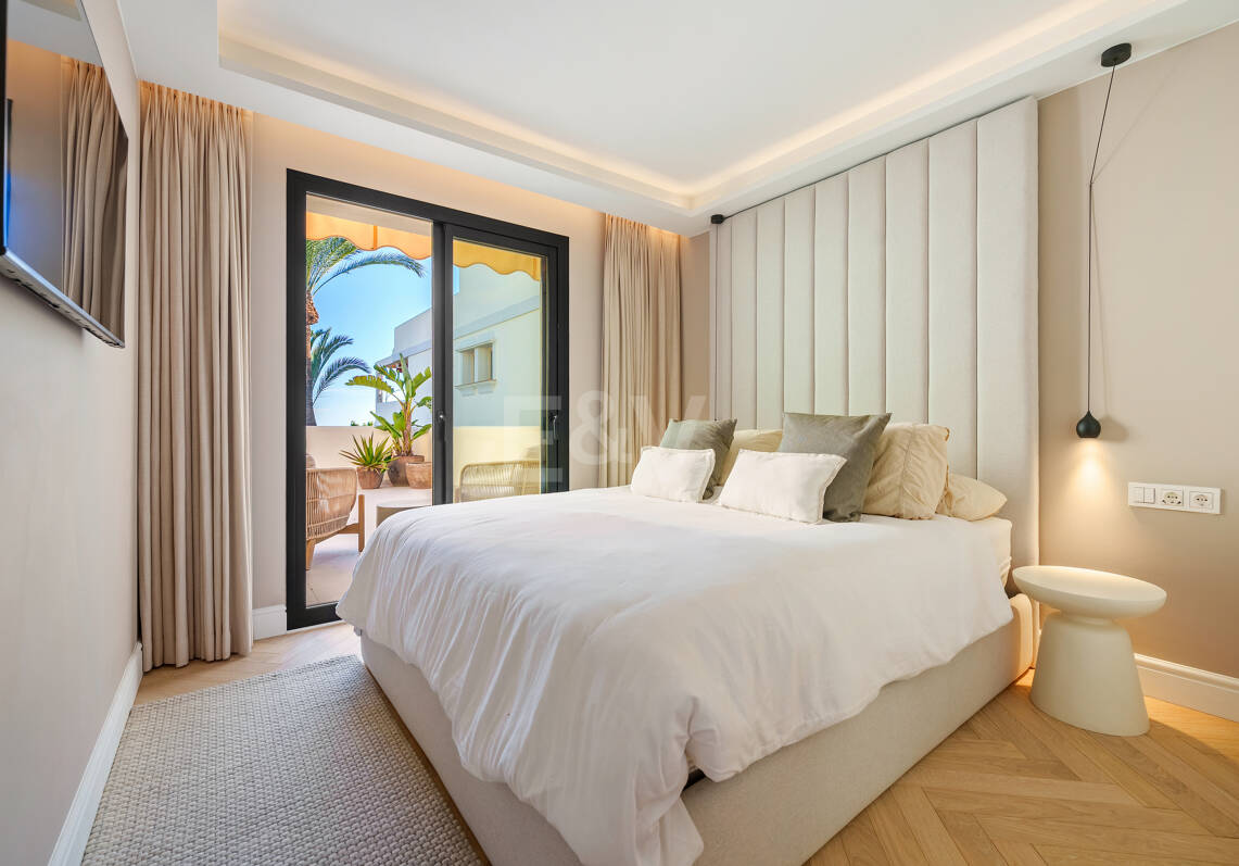 Elegant Duplex Penthouse in La Cerquilla with Spectacular Sea Views