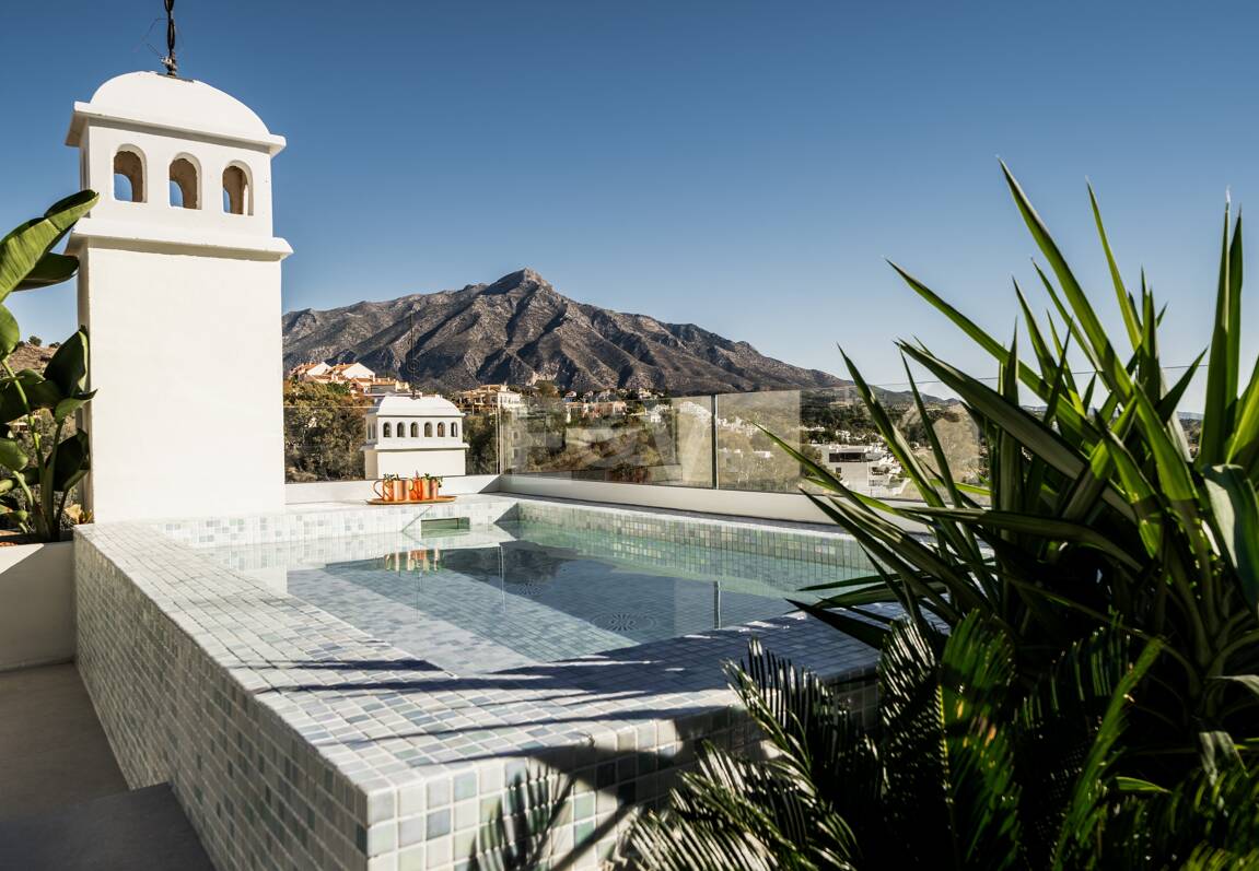 Elegant Duplex Penthouse in La Cerquilla with Spectacular Sea Views