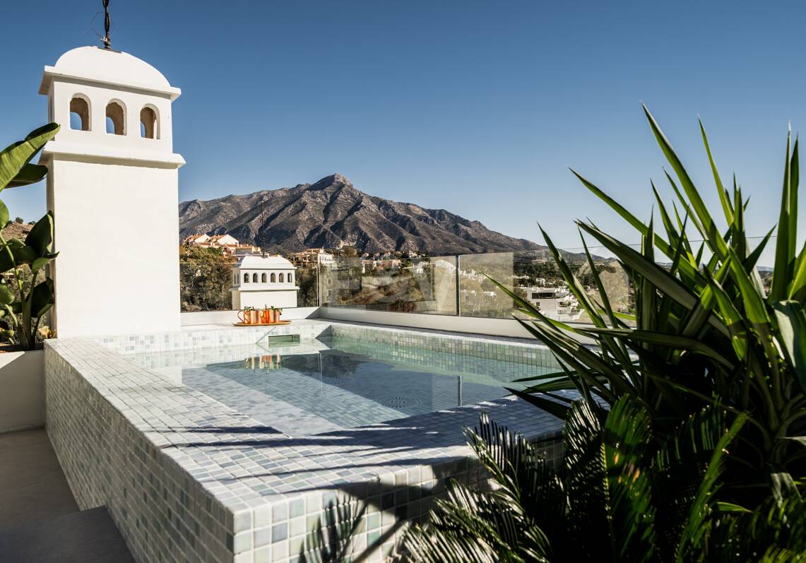 Elegant Duplex Penthouse in La Cerquilla with Spectacular Sea Views