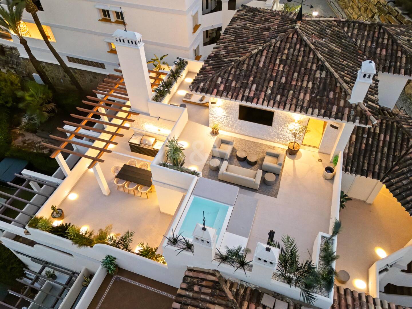 Elegant Duplex Penthouse in La Cerquilla with Spectacular Sea Views