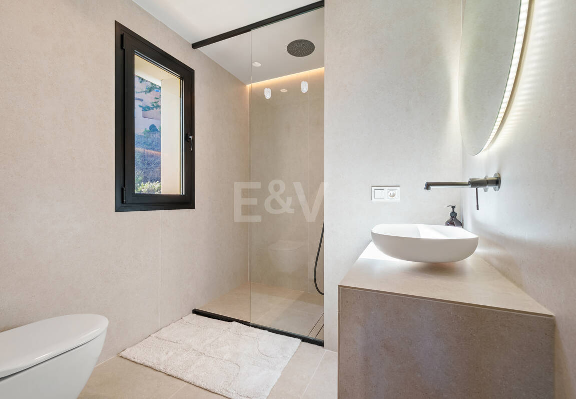 Elegant Duplex Penthouse in La Cerquilla with Spectacular Sea Views