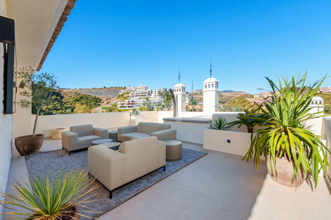 Elegant Duplex Penthouse in La Cerquilla with Spectacular Sea Views