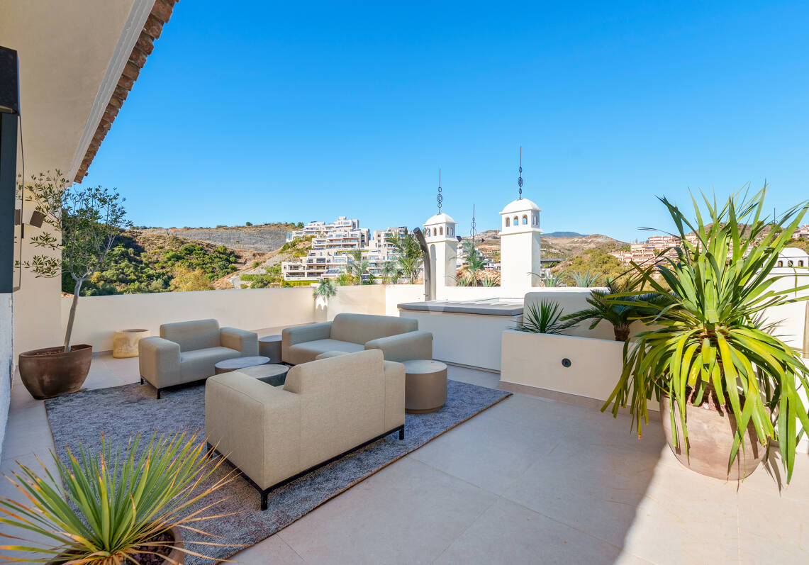 Elegant Duplex Penthouse in La Cerquilla with Spectacular Sea Views
