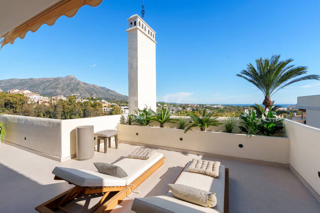 Elegant Duplex Penthouse in La Cerquilla with Spectacular Sea Views