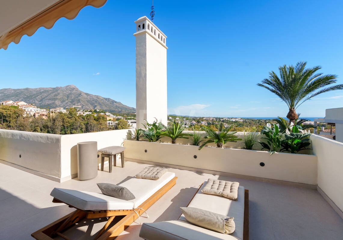 Elegant Duplex Penthouse in La Cerquilla with Spectacular Sea Views