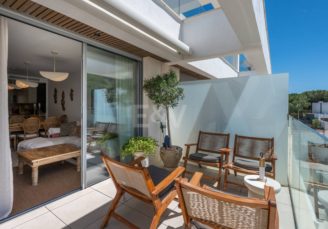 Modern Beachside Lägenhet med Premium bekvämligheter
