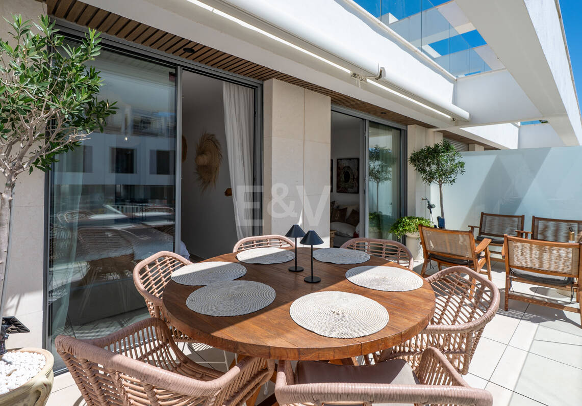 Modern Beachside Lägenhet med Premium bekvämligheter