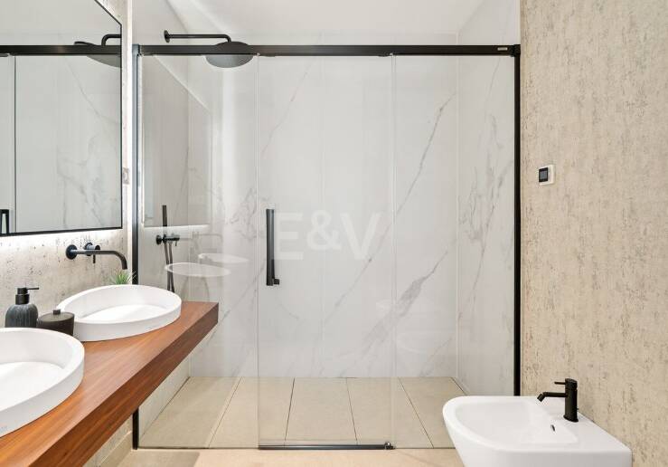 Luxus-Penthouse am Mittelmeer mit privater Dachterrassen-Oase