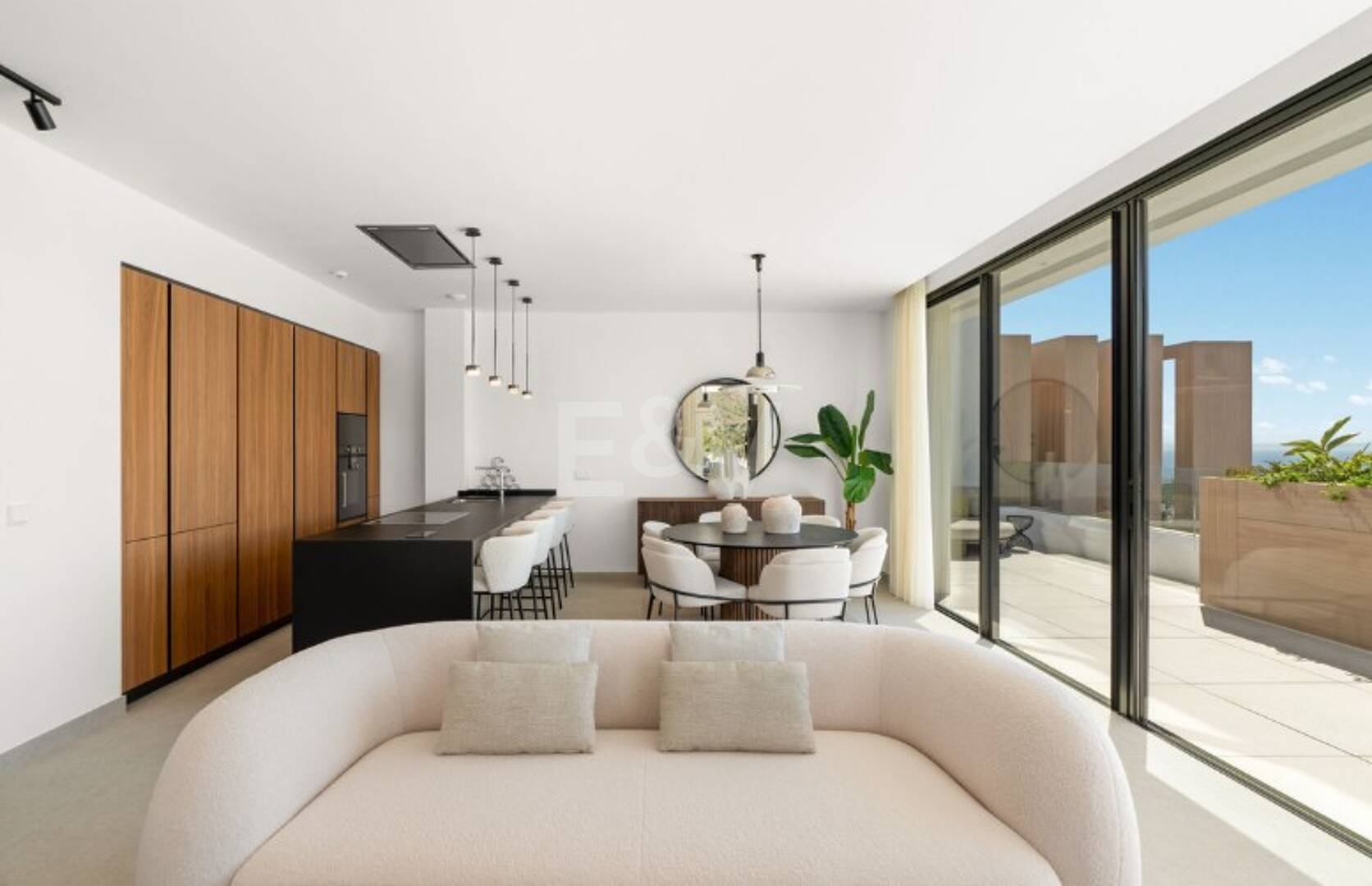 Luxus-Penthouse am Mittelmeer mit privater Dachterrassen-Oase