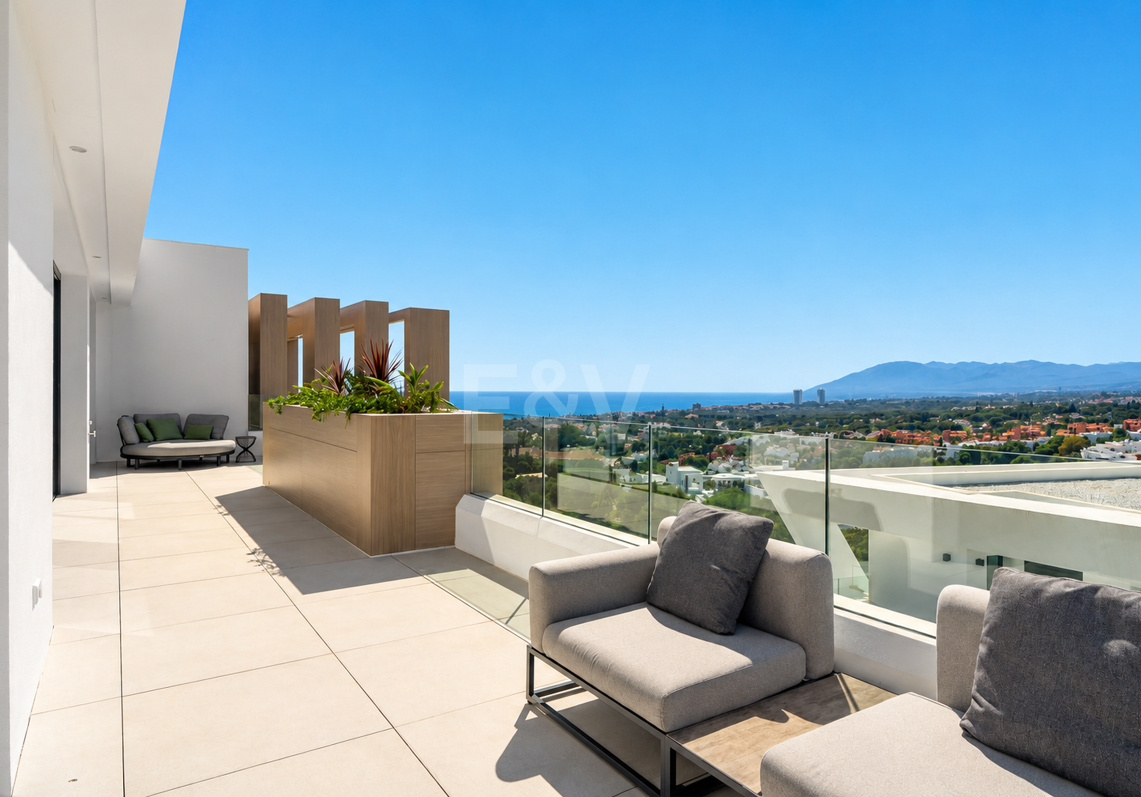 Luxus-Penthouse am Mittelmeer mit privater Dachterrassen-Oase