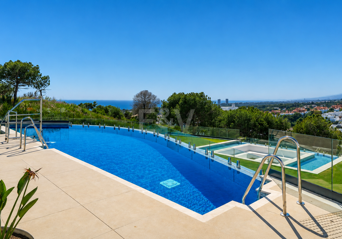 Luxus-Penthouse am Mittelmeer mit privater Dachterrassen-Oase