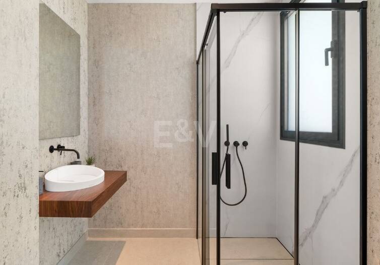 Luxus-Penthouse am Mittelmeer mit privater Dachterrassen-Oase