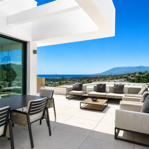 Luxus-Penthouse am Mittelmeer mit privater Dachterrassen-Oase