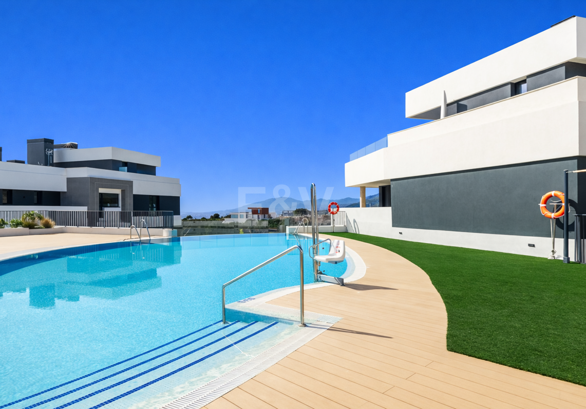 Lujoso ático contemporáneo con vistas panorámicas al mar y spa privado en Altos de los Monteros