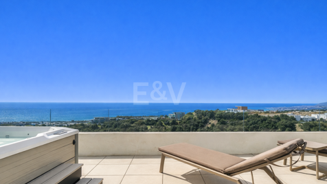 Luxuriöses, modernes Penthouse mit Panoramablick auf das Meer und privatem Spa