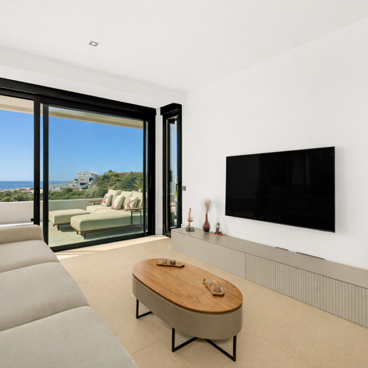 Lujoso ático contemporáneo con vistas panorámicas al mar y spa privado