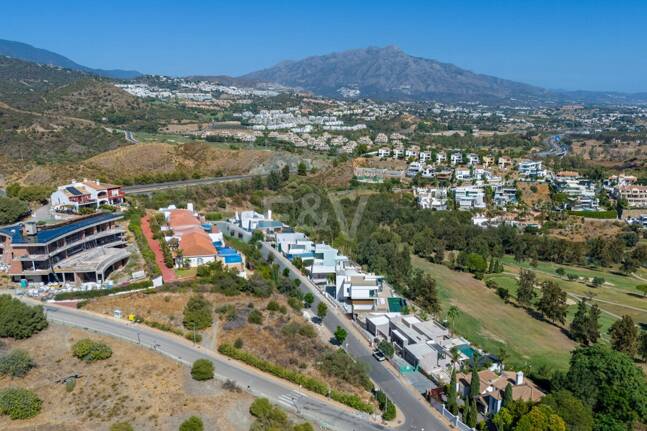 Dzialka na sprzedaż w La Alqueria, Mijas