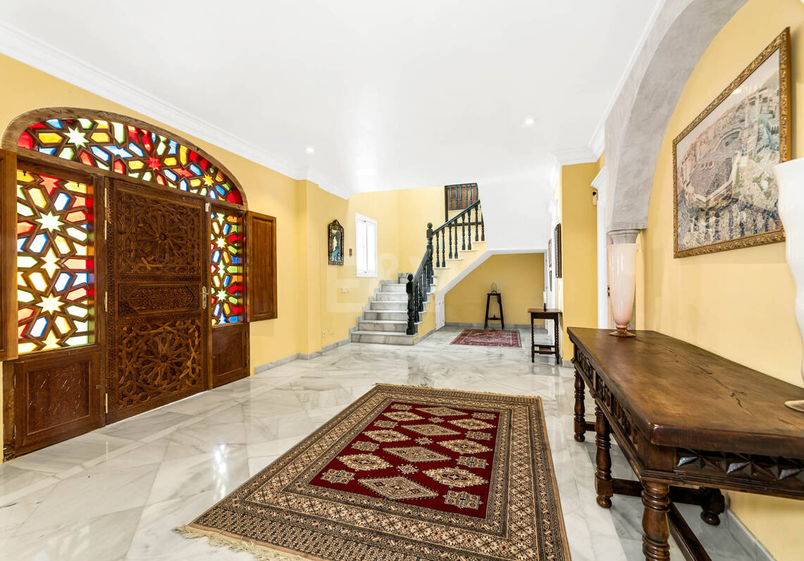 Huge Elegant Corner Villa-Style with Impressive Panoramic Views in El Herrojo, La Quinta