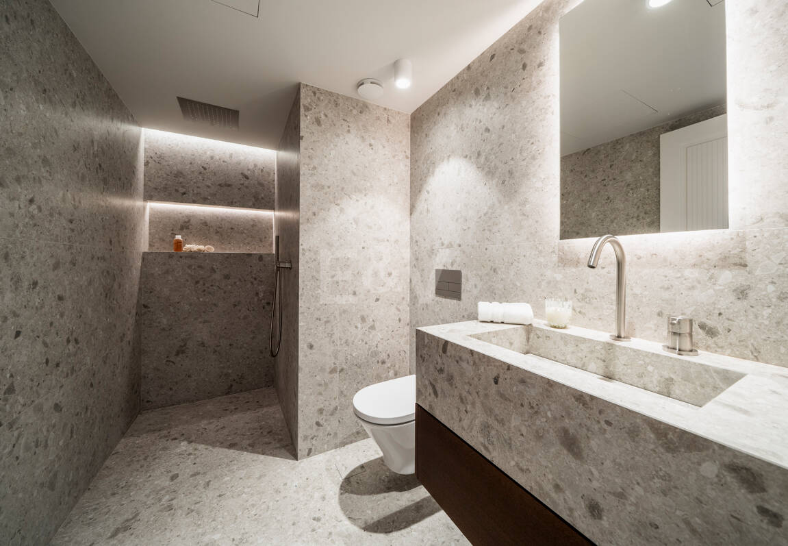 Contemporary Luxury Villa with Panoramic Sea, Golf & Mountain Views in Nueva Andalucía