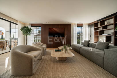 Villa de lujo contemporánea con vistas panorámicas al mar ,golf y montañas en Nueva Andalucía