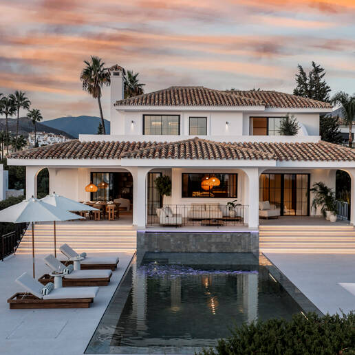 Villa de lujo contemporánea con vistas panorámicas al mar ,golf y montañas en Nueva Andalucía
