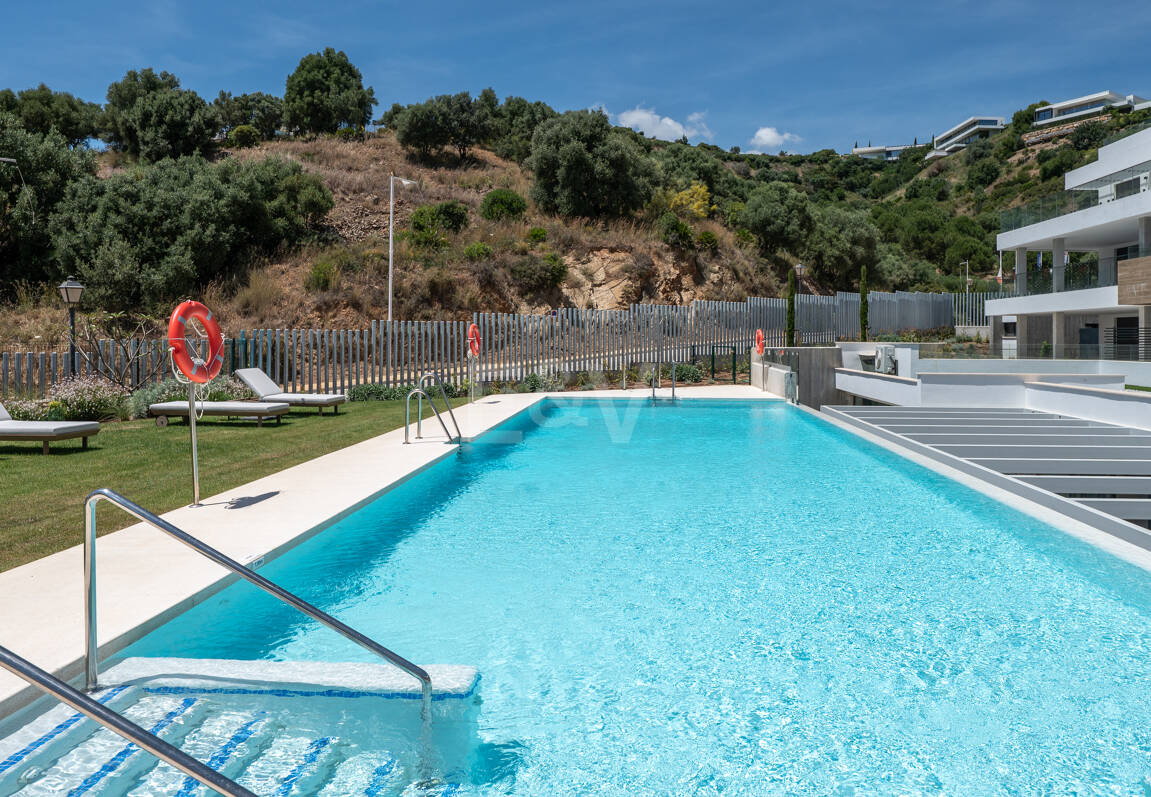 Apartament z widokiem na morze w Altos de Los Monteros w Marbelli z udogodnieniami na poziomie kurortu
