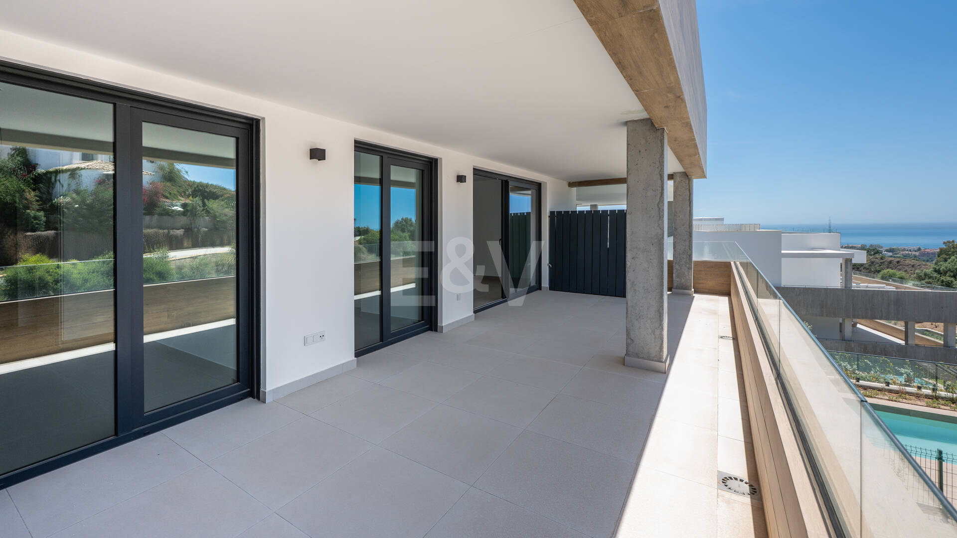 Apartament z widokiem na morze w Altos de Los Monteros w Marbelli z udogodnieniami na poziomie kurortu