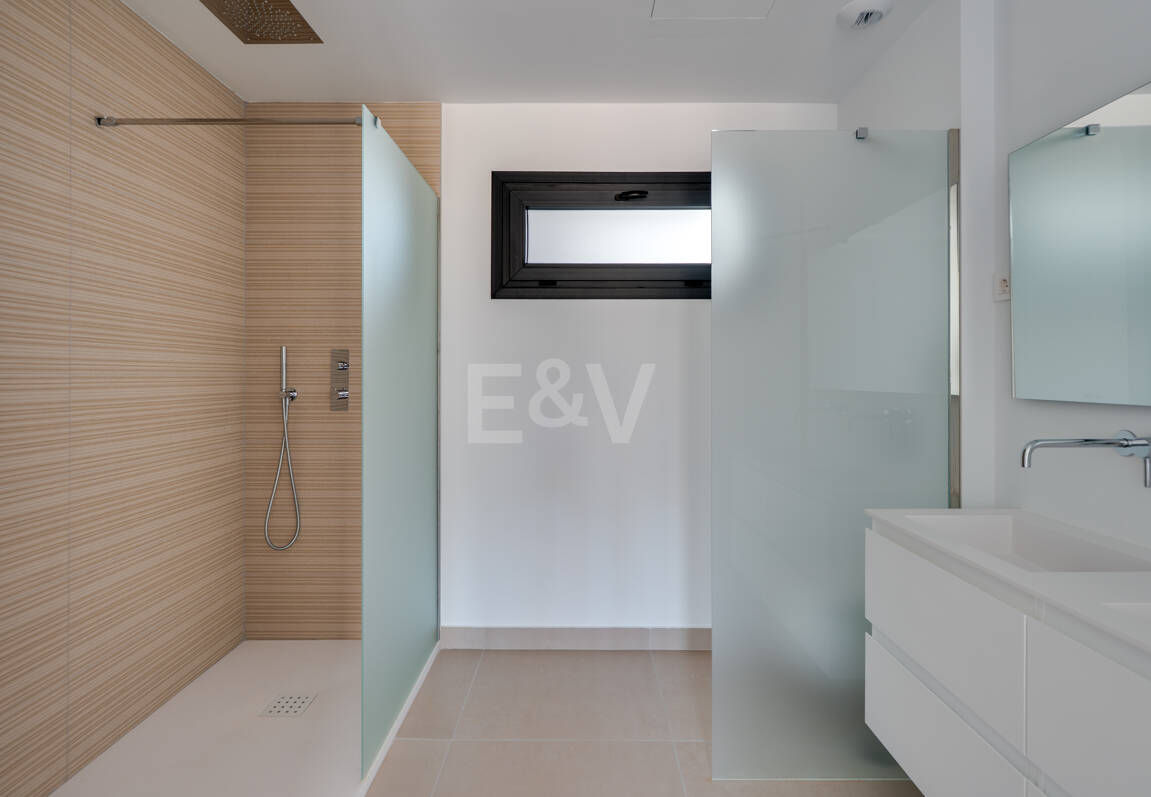 Apartament z widokiem na morze w Altos de Los Monteros w Marbelli z udogodnieniami na poziomie kurortu