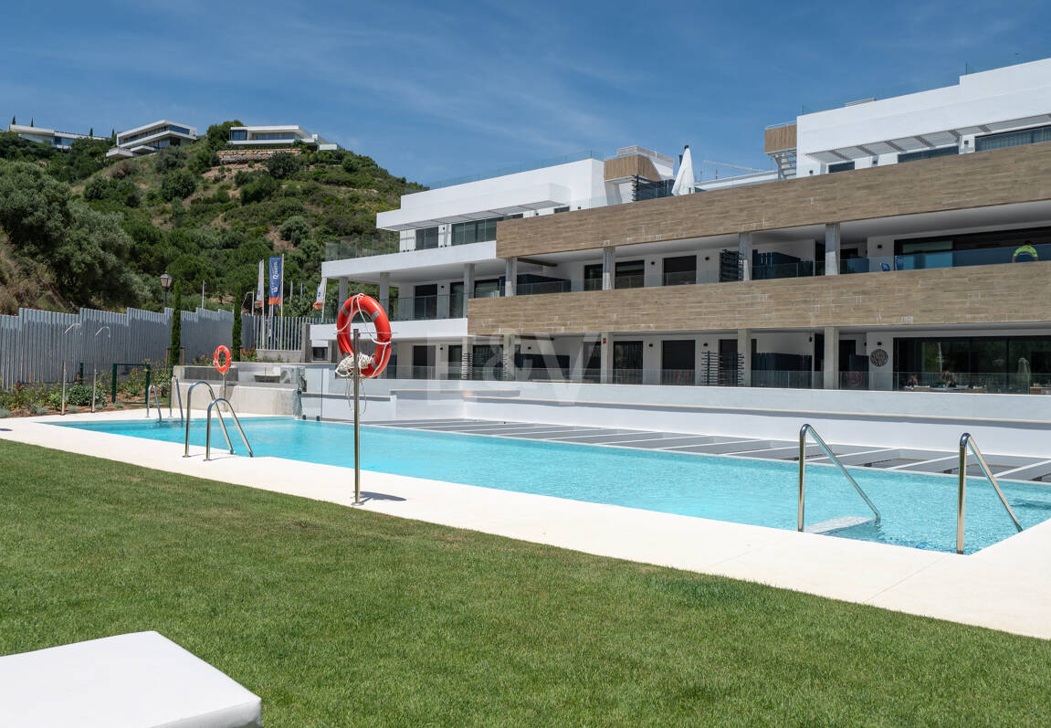 Apartament z widokiem na morze w Altos de Los Monteros w Marbelli z udogodnieniami na poziomie kurortu