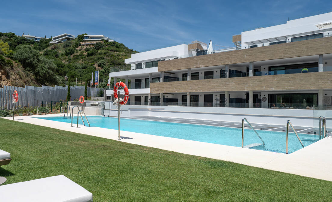 Sea View Apartment in Altos de Los Monteros, Marbella with Resort-Style Amenities