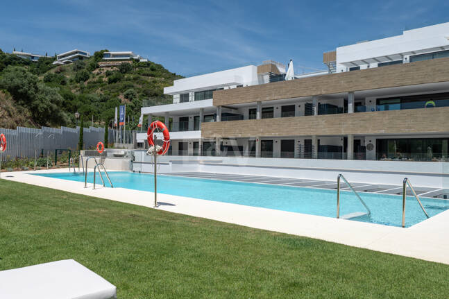 Apartament z widokiem na morze w Altos de Los Monteros w Marbelli z udogodnieniami na poziomie kurortu