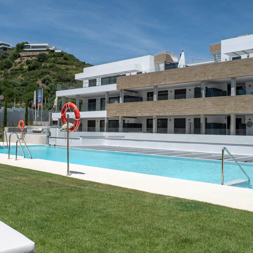 Apartament z widokiem na morze w Altos de Los Monteros w Marbelli z udogodnieniami na poziomie kurortu