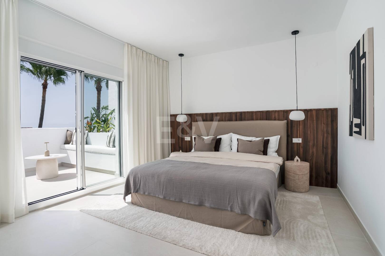 Ático dúplex esquinero en urbanización cerrada con vistas panorámicas al mar