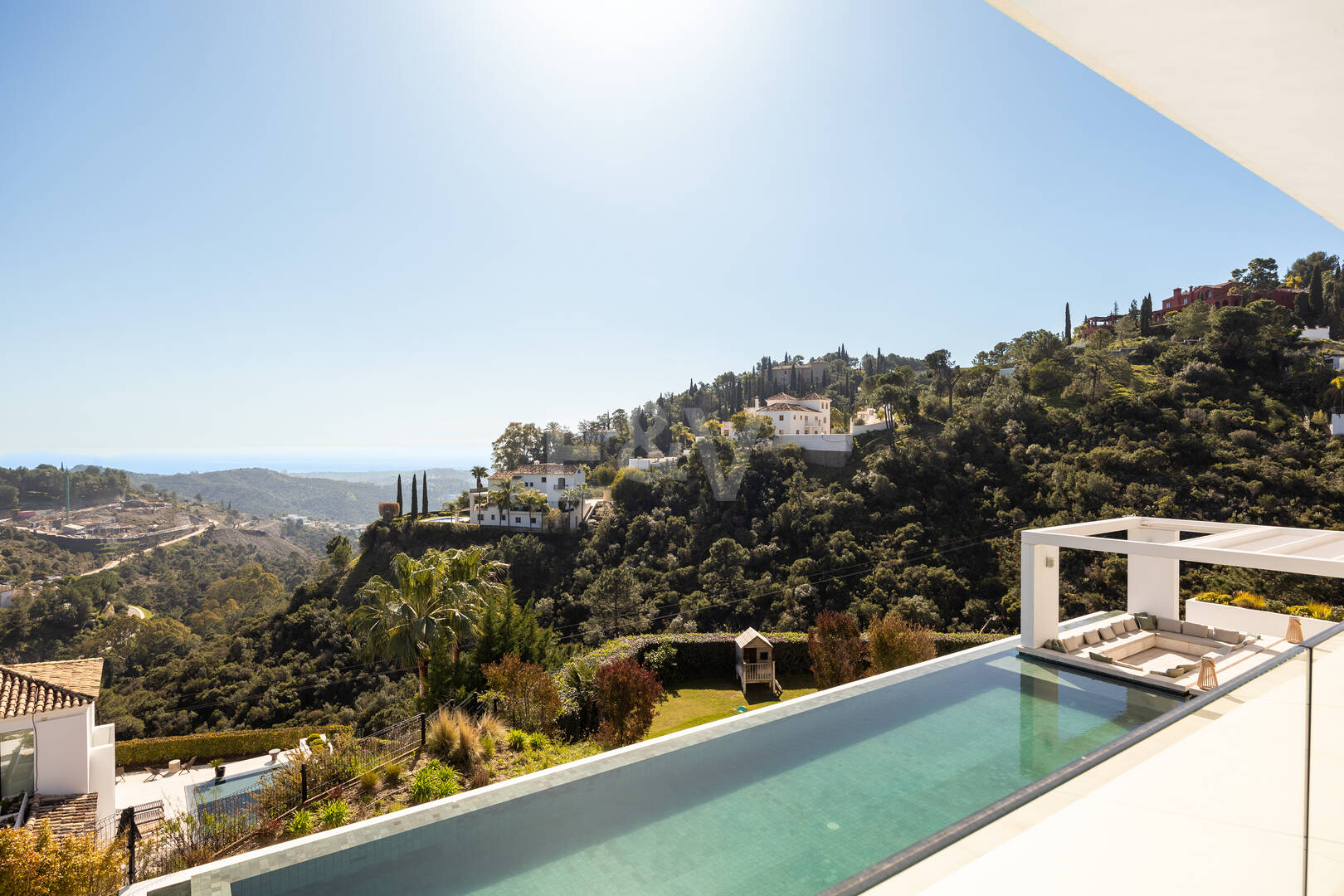 Moderne Luxusvilla mit Panoramablick