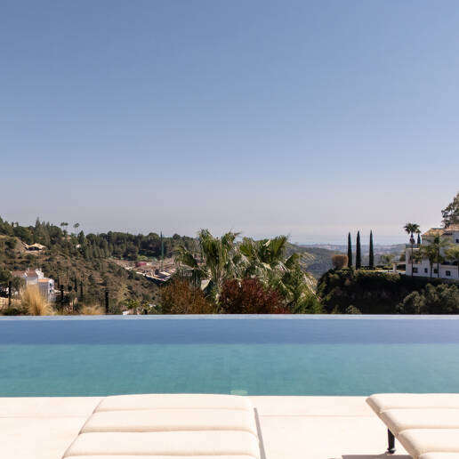 Moderne Luxusvilla mit Panoramablick