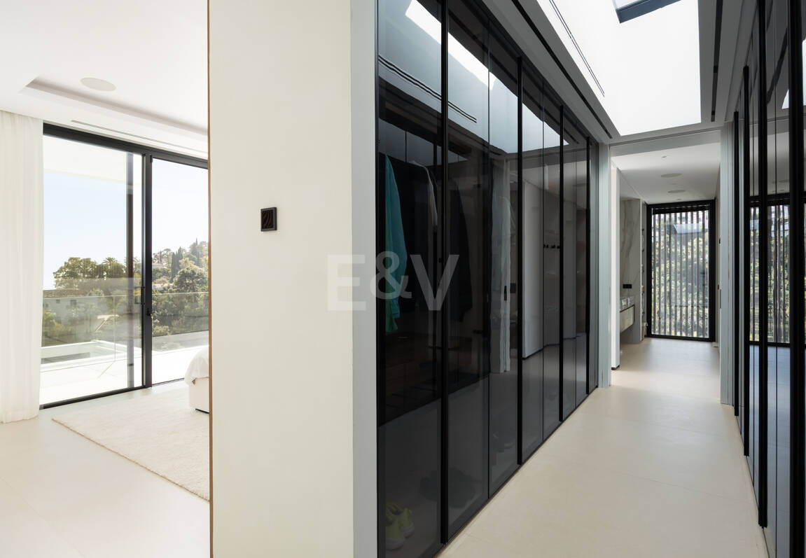 Moderne Luxusvilla mit Panoramablick