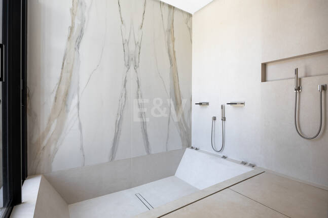 Moderne Luxusvilla mit Panoramablick