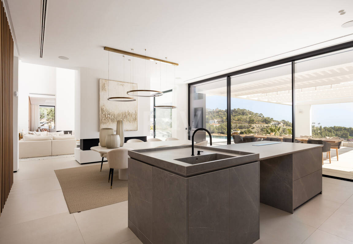 Moderne Luxusvilla mit Panoramablick