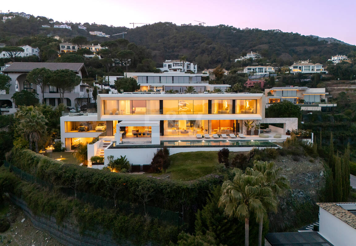 Moderne Luxusvilla mit Panoramablick