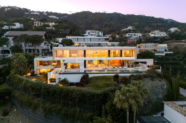 Moderne Luxusvilla mit Panoramablick