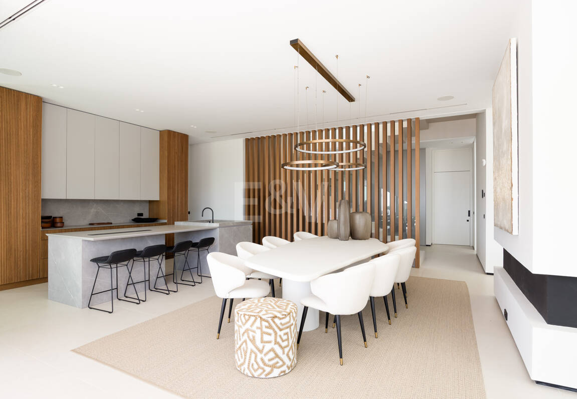 Moderne Luxusvilla mit Panoramablick