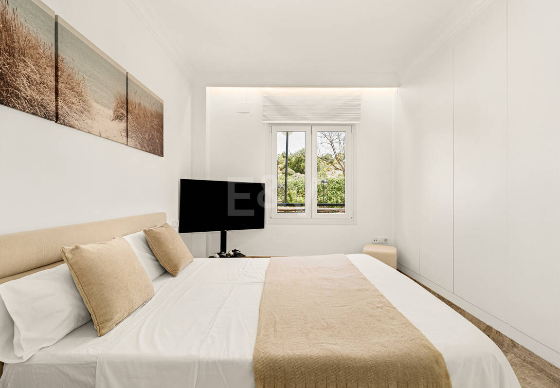 En fantastisk villa med utsikt över havet och golfbanan, i utmärkt skick, belägen i ett exklusivt gated community