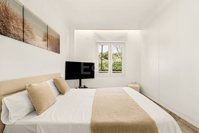 En fantastisk villa med utsikt över havet och golfbanan, i utmärkt skick, belägen i ett exklusivt gated community