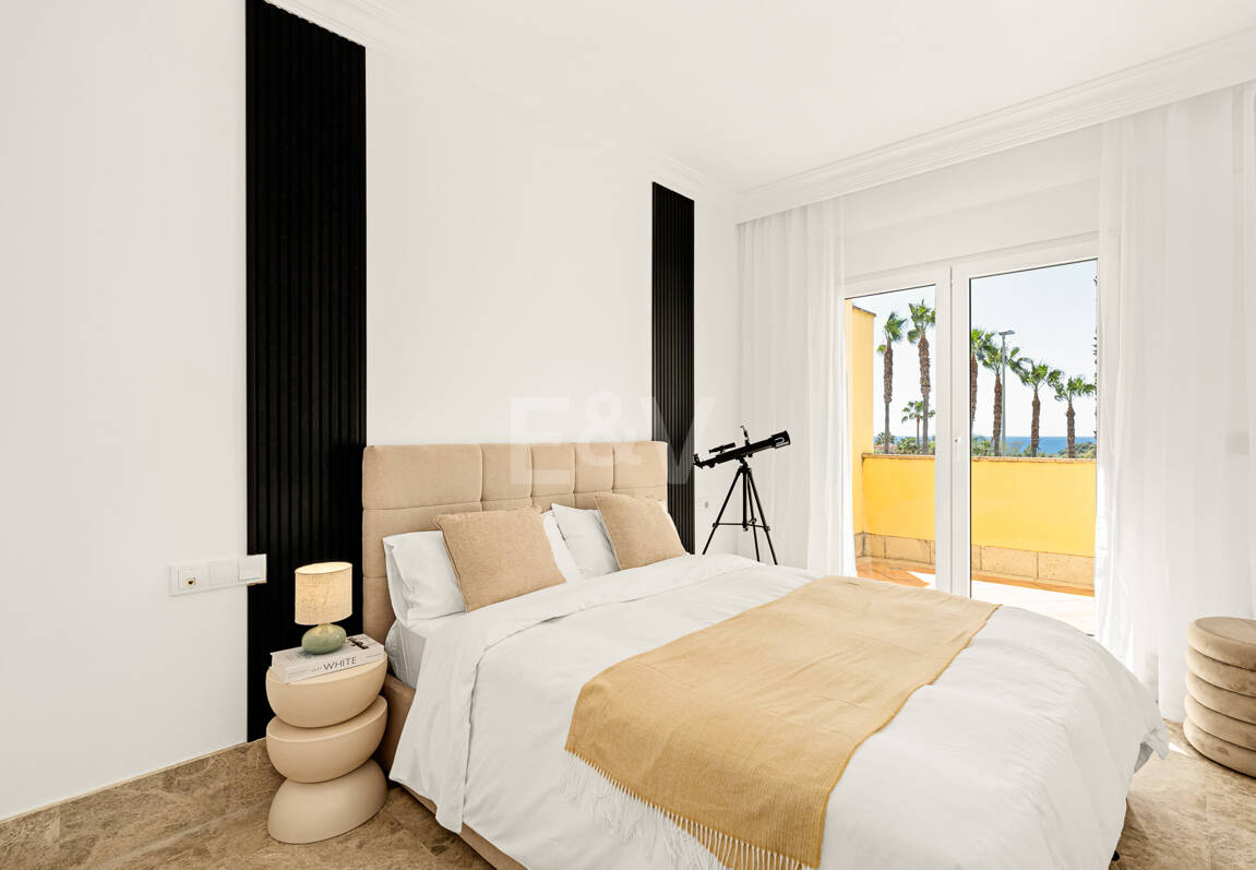 En fantastisk villa med utsikt över havet och golfbanan, i utmärkt skick, belägen i ett exklusivt gated community